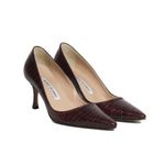 Scarpin-Manolo-Blahnik-Croco-Vinho