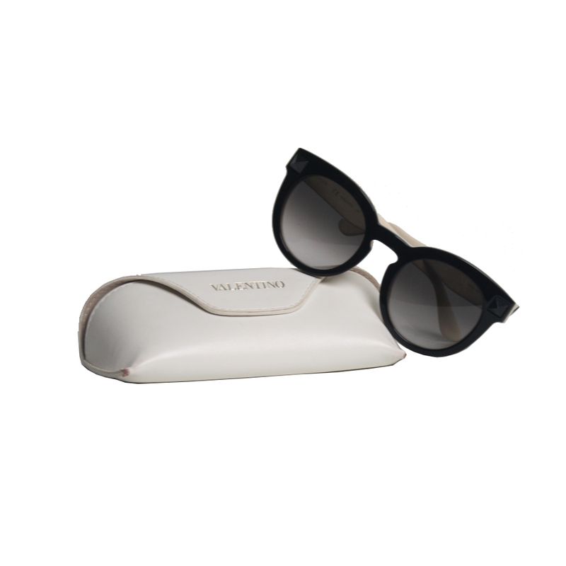 Oculos-Valentino-Rockstud-Preto-e-Marfim