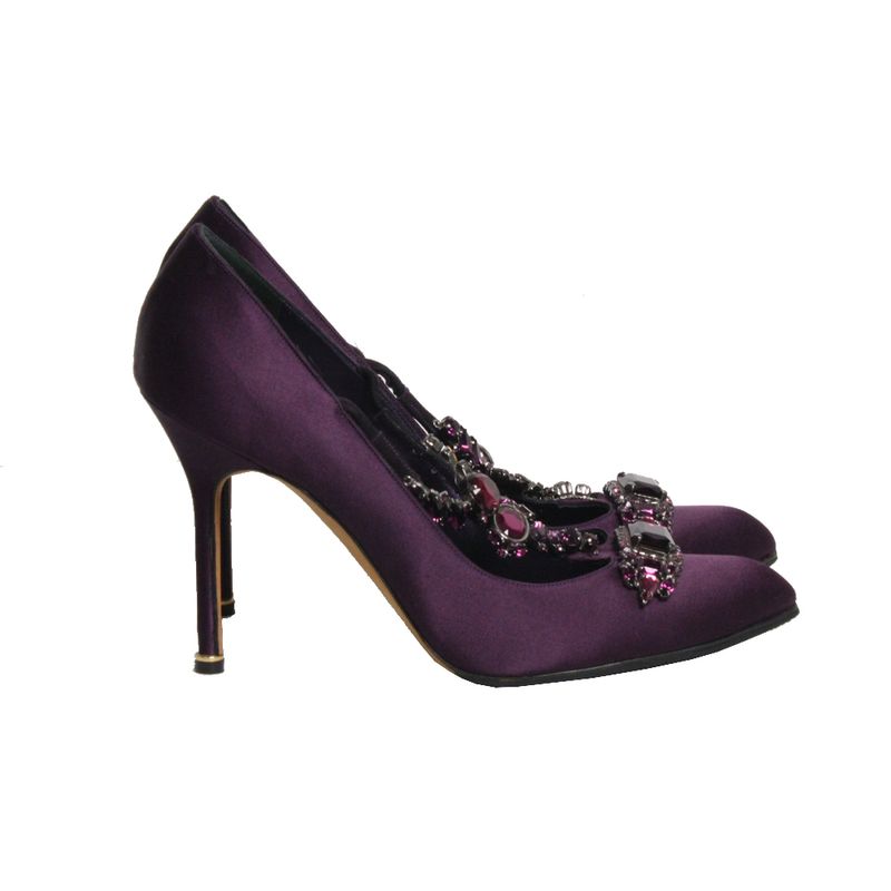 Salto-Manolo-Blahnik-Cetim-Roxo-Pedrarias
