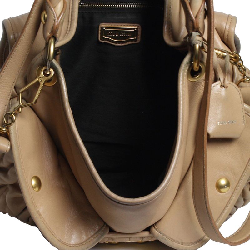 Bolsa-Miu-Miu-Coffer-Leather-Bege