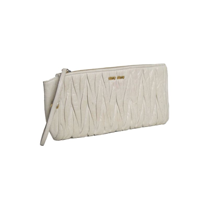 Clutch-Miu-Miu-Matelasse-Leather-Wristlet-Off-White