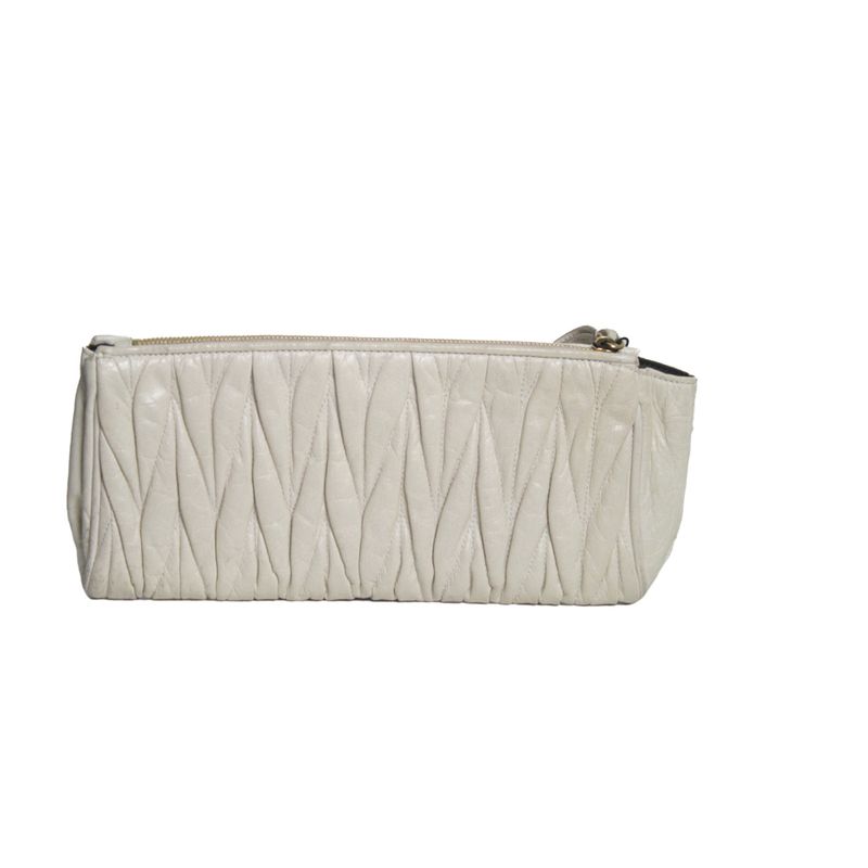 Clutch-Miu-Miu-Matelasse-Leather-Wristlet-Off-White