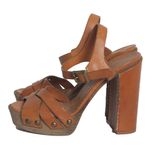 Sandalia-de-salto-Chloe-Caramelo