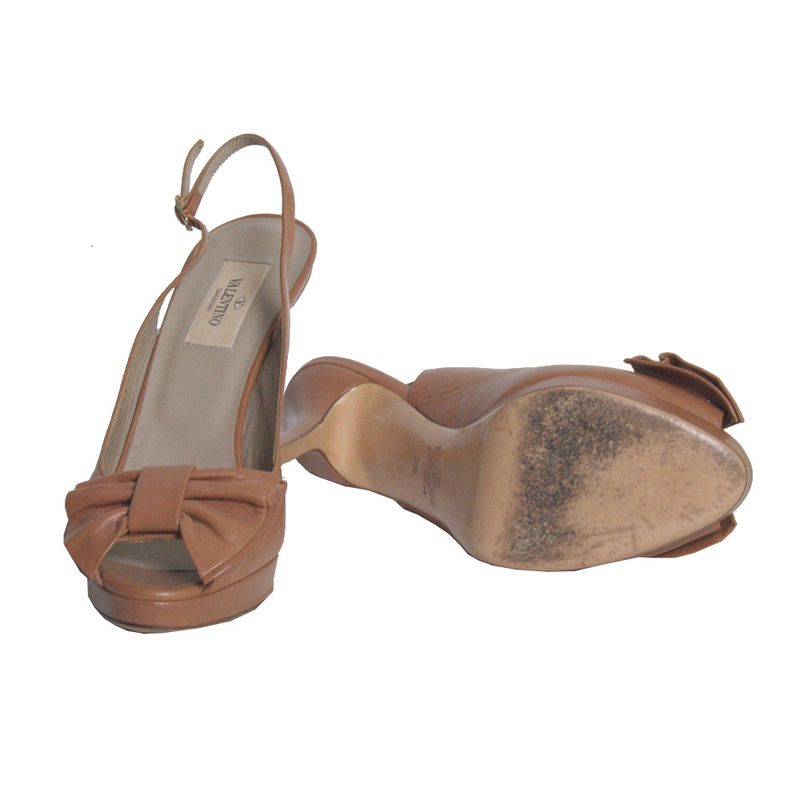 Peep-Toe-Valentino-Couro-Caramelo
