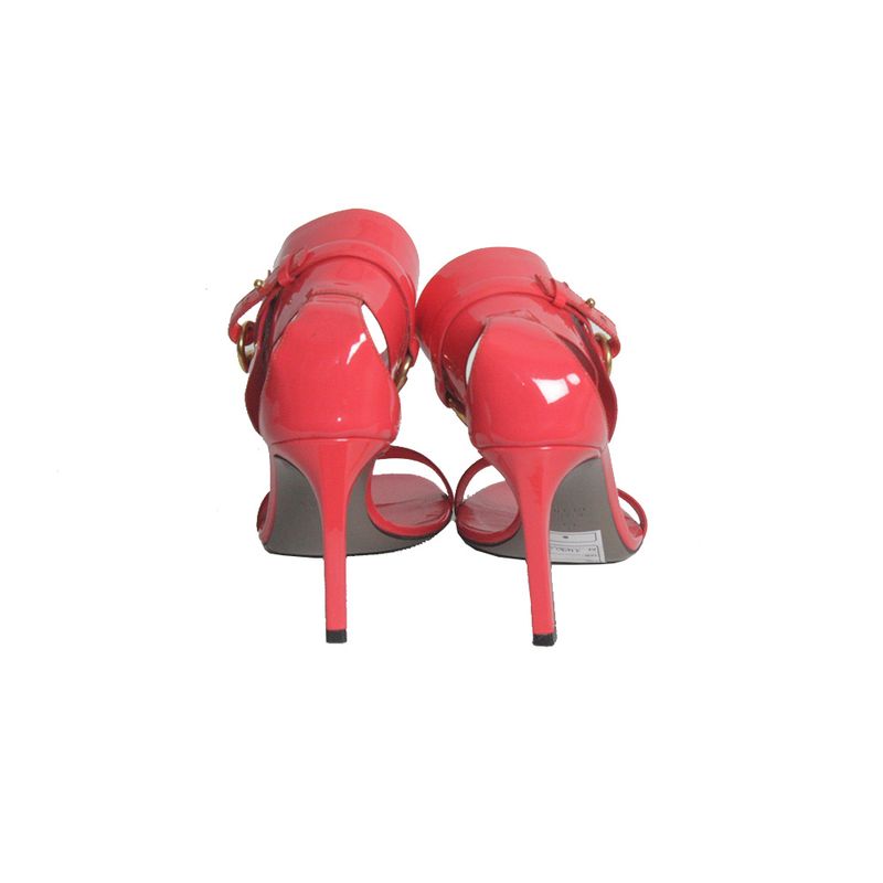 Sandalia-Gucci-verniz-coral