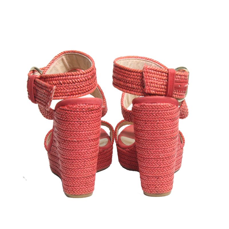 Plataforma-Anabela-Stuart-Weitzman-Coral-4
