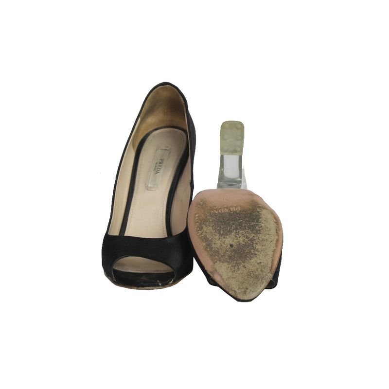 Peep-Toe-Prada-Cetim-Preto-Salto-de-Acrilico
