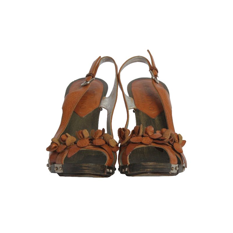 Sandalia-de-Salto-Valentino-Caramelo-com-Madeira-Vintage