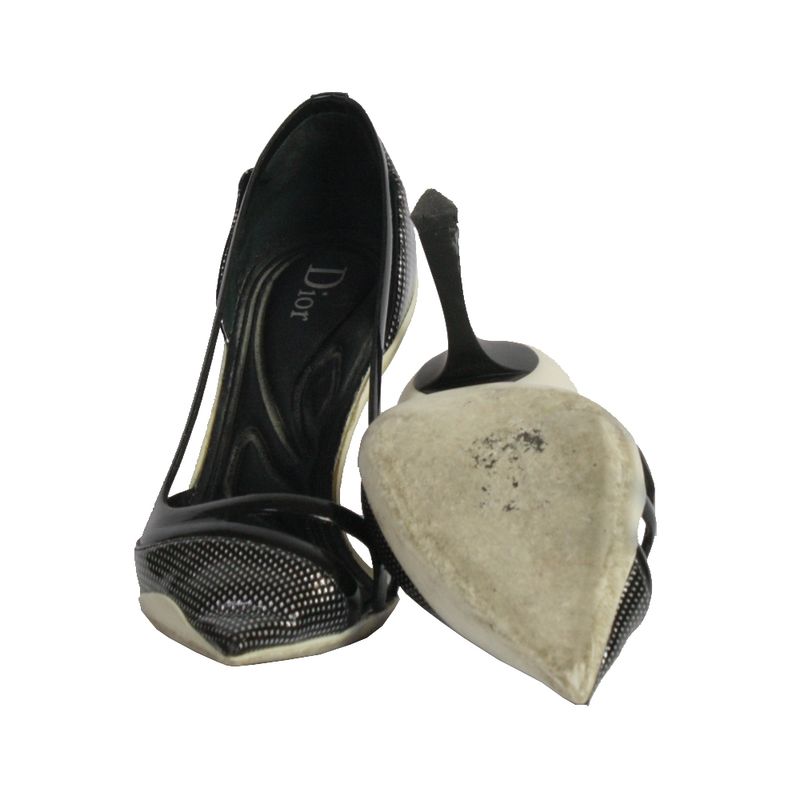 Scarpin-de-bico-fino-Christian-Dior-Preto-e-Branco