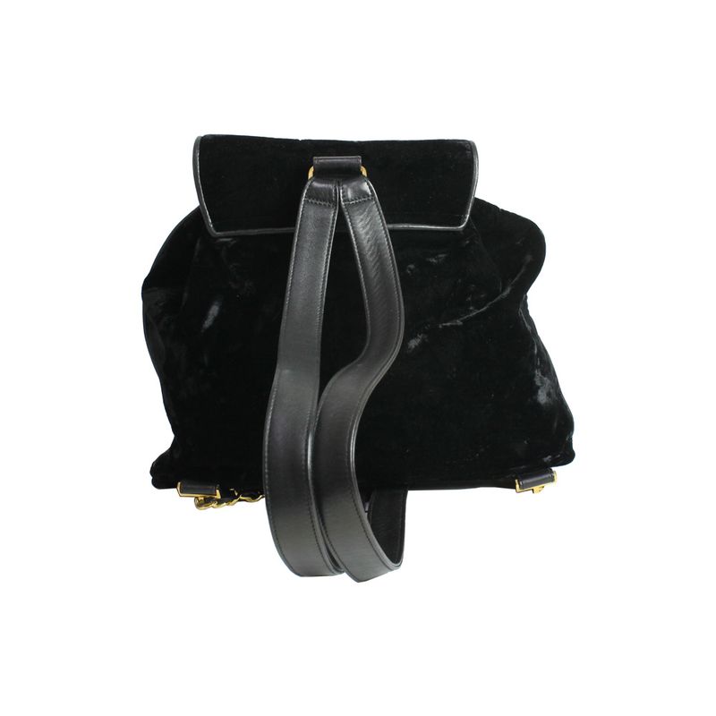 Mochila-Chanel-Vintage-Veludo-Preto