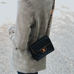 Bolsa-Chanel-Classic-Mini-Square-Preta-Seda
