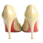 pump-christian-louboutin-couro-nude