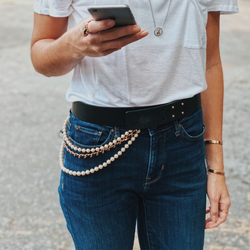 Cinto-Chanel-Vintage-Couro-Preto-com-Perolas
