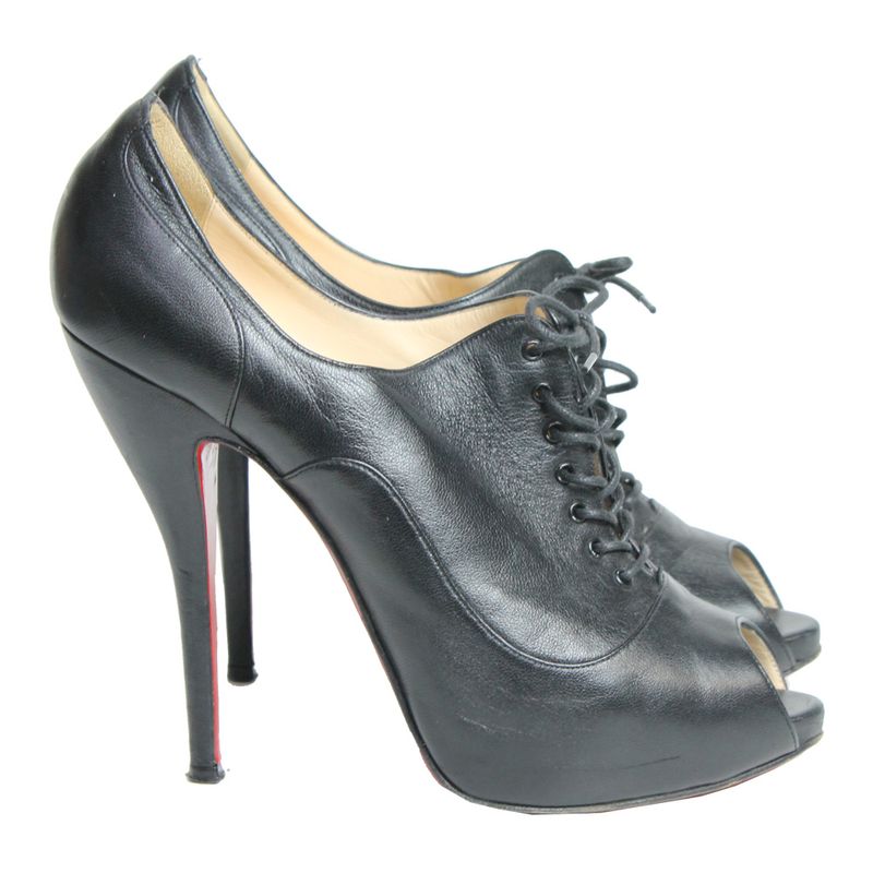 Ankle-Boot-Christian-Louboutin-Peep-Toe-Couro-Preto
