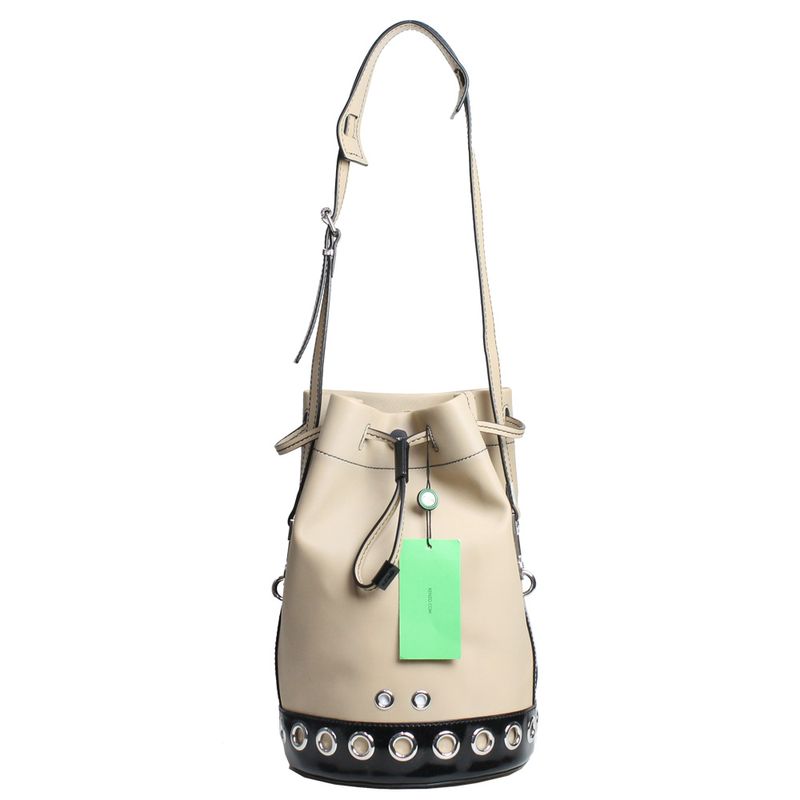 bolsa-kenzo-bucket-bege-e-preta-com-tachas