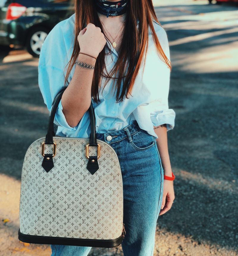 Bolsa-Louis-Vuitton-Alma-Haut-Satchel