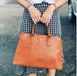 Bolsa-Prada-Saffiano-Laranja