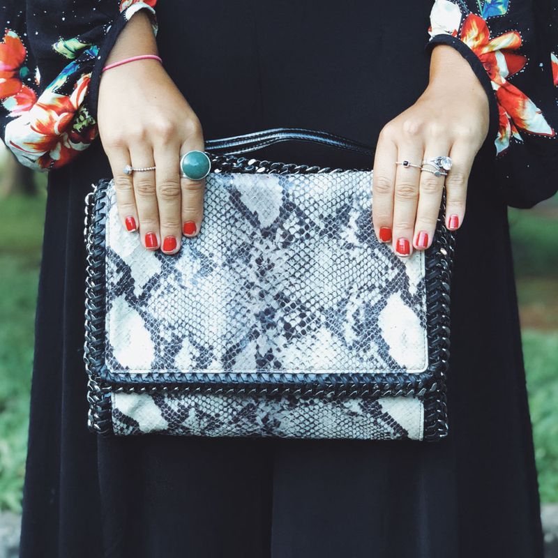 Bolsa-Stella-McCartney-Falabella-Shaggy-Flap-Bag-Python