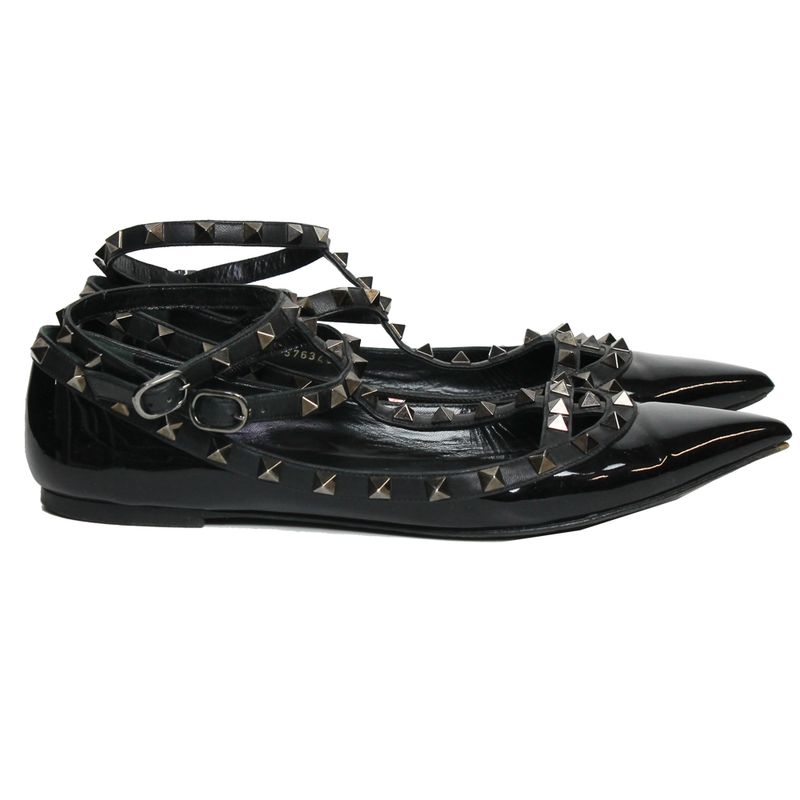 sapatilha-valentino-rockstud-bico-fino-verniz-preto