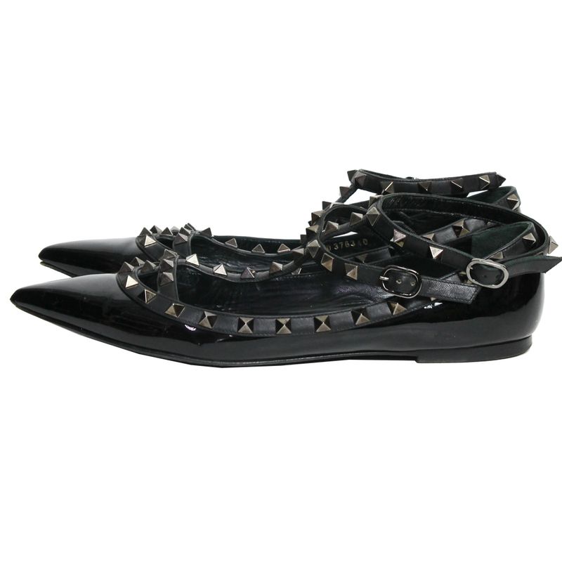 sapatilha-valentino-rockstud-bico-fino-verniz-preto