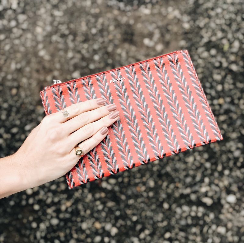 Clutch-Prada-Vermelha-Estampada