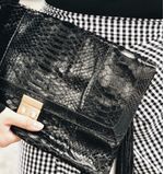 Maxi-Clutch-Weni-Python-Preta
