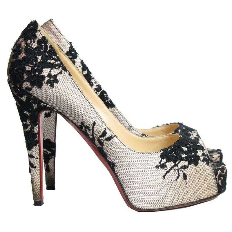 Pump-Christian-Louboutin-Lace