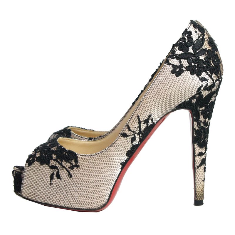 Pump-Christian-Louboutin-Lace
