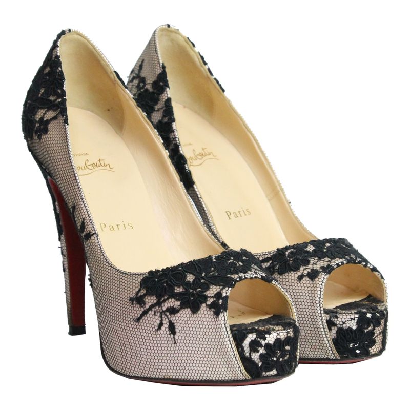 Pump-Christian-Louboutin-Lace