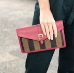 Clutch-Fendi-Trimmed-Pequin-com-Couro-Rosa