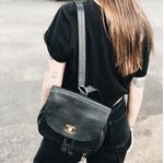 Mochila-Chanel-Vintage-Couro-Preto