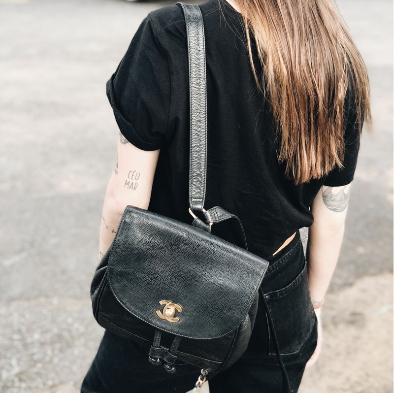 Mochila-Chanel-Vintage-Couro-Preto