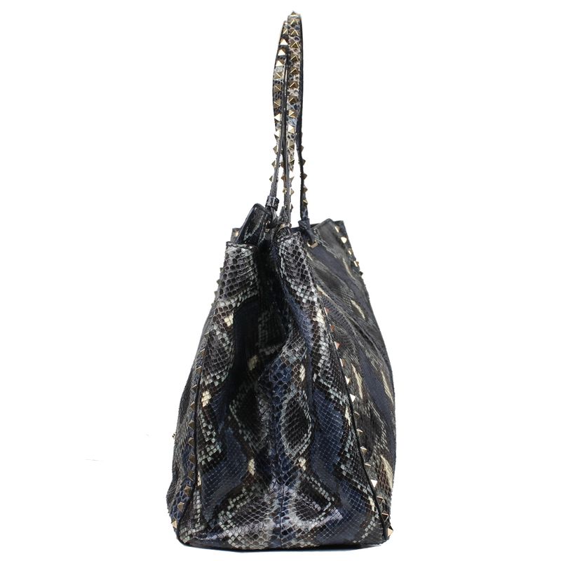 1822-bolsa-valentino-rockstud-python-azul-2