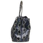 1822-bolsa-valentino-rockstud-python-azul-4