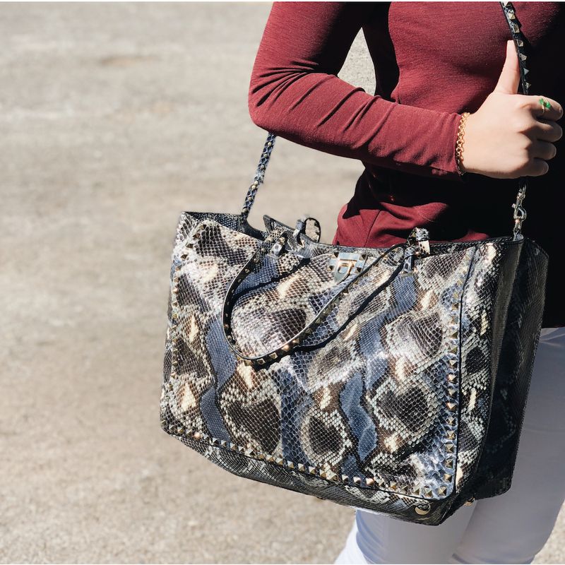 bolsa-valentino-rockstud-python-azul