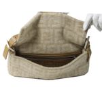 1828-bolsa-fendi-baguette-la-monograma-bege-7