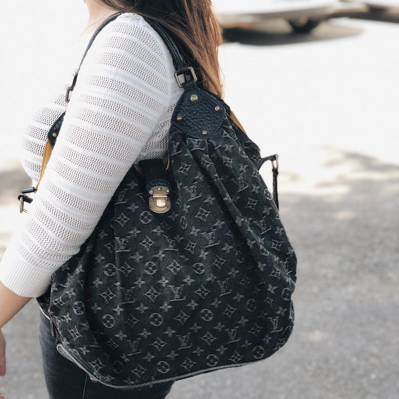 bolsa-louis-vuitton-mahina-verso