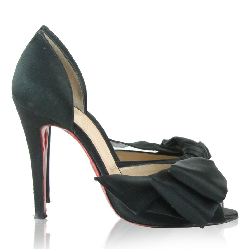 2303-Peep-Toe-Christian-Louboutin-Cetim-Laco-Preto-1