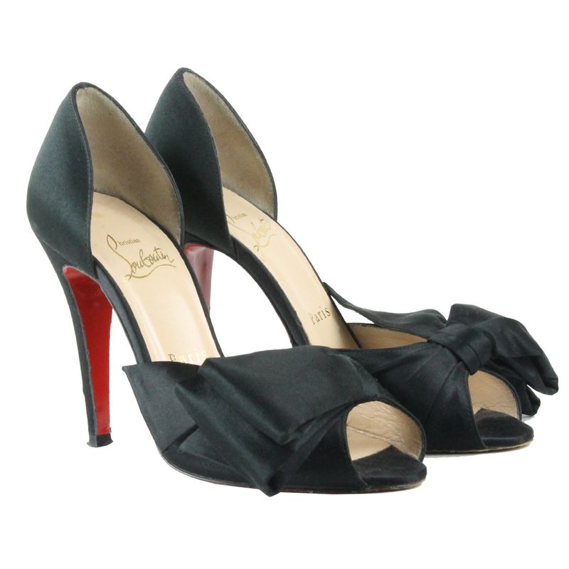 2303-Peep-Toe-Christian-Louboutin-Cetim-Laco-Preto-verso