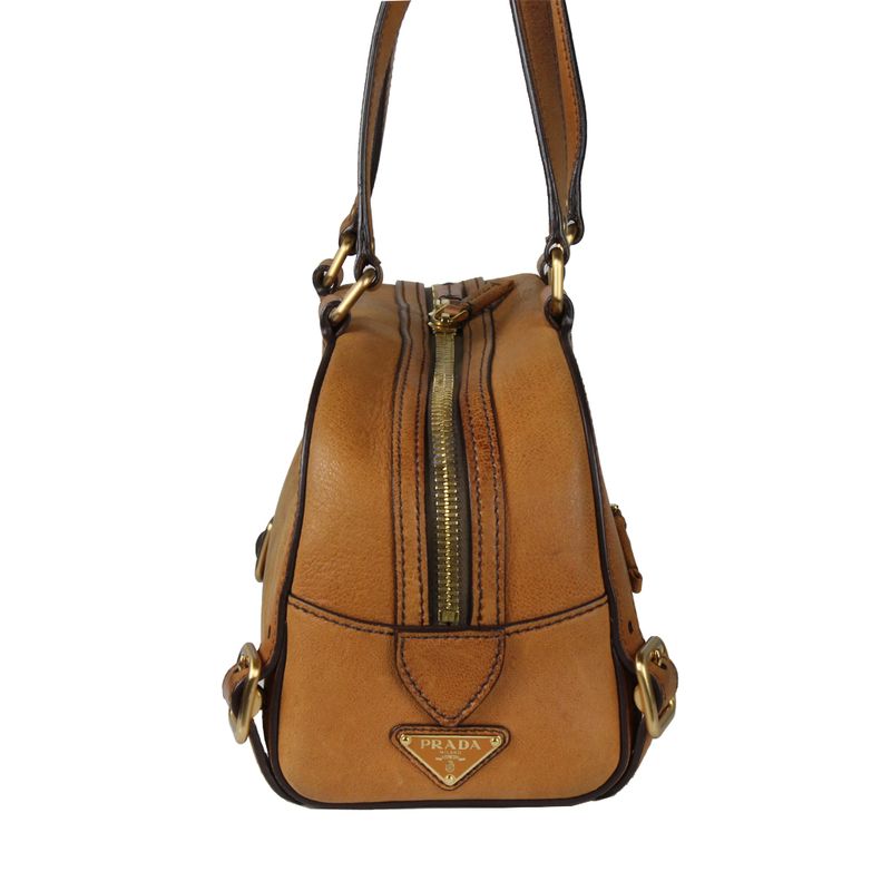 bolsa-prada-bau-caramelo