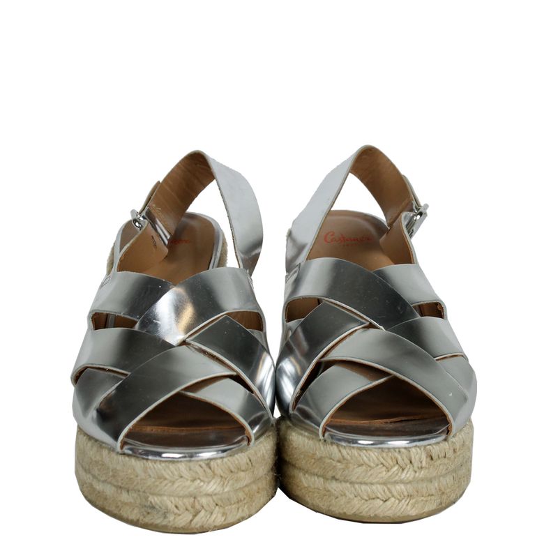 sandalia-anabela-castaner-prateada-