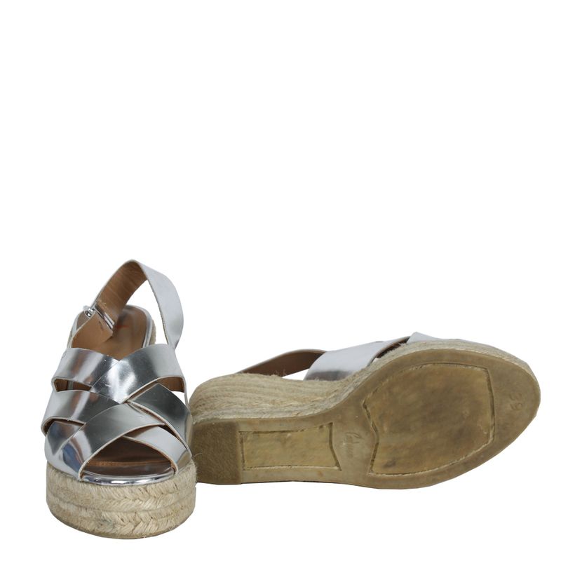 sandalia-anabela-castaner-prateada-