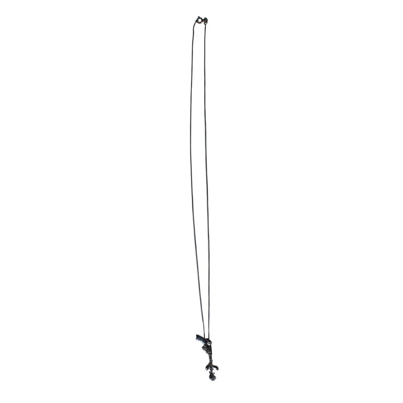 colar-arma-em-ouro-18k-com-rodio-negro