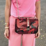 Bolsa-Valentino-Lock-Camouflage-Vermelhaq