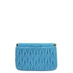 Clutch-Miu-Miu-Matelasse-Couro-Azul