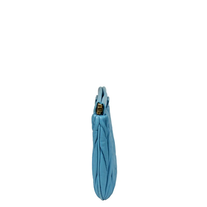 Clutch-Miu-Miu-Matelasse-Couro-Azul
