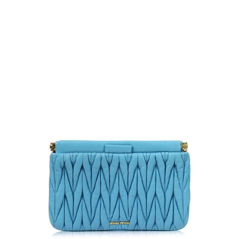 Clutch-Miu-Miu-Matelasse-Couro-Azul