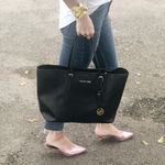 Bolsa-Michael-Kors-Jet-Set-Saffiano-Preto