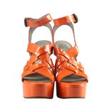 Sandalia-Plataforma-Vera-Wang-Verniz-Laranja