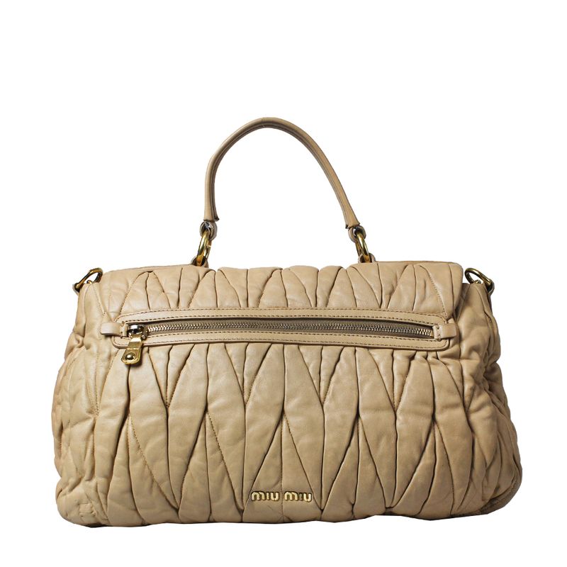 Bolsa-Miu-Miu-Matelasse-Couro-Cru